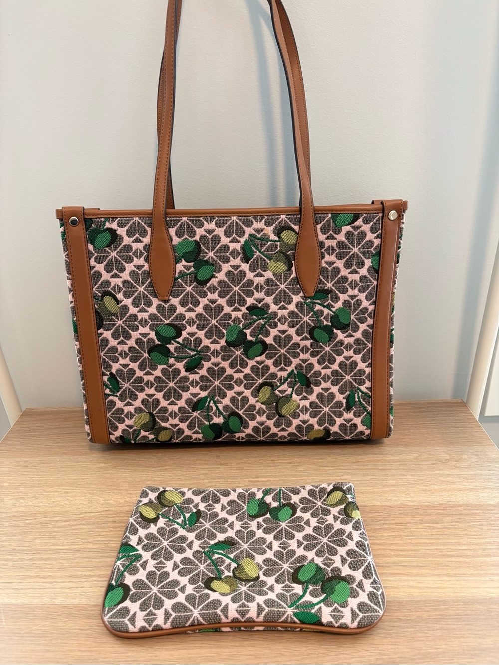 Kate Spade Cherry Spade Travel Tote & Pouch Set NWOT - Picture 9 of 9